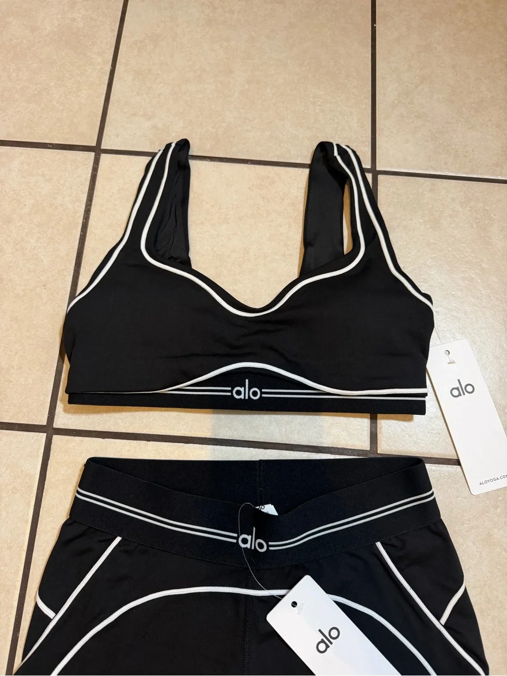 ALO Yoga Black Capri Leggings & Piped Sports Bra Set